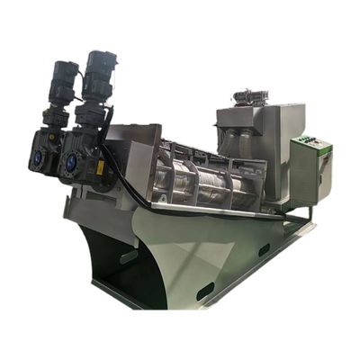 SS304 نوع المسمار الحمأة مجفف المرعى معالجة مياه الصرف الصحي التلقائي 3m3 / ساعة