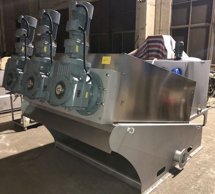 5m3 / H الفولاذ المقاوم للصدأ برغي مكدس تربية الأحياء المائية دوامة الحمأة ديهيدراتور