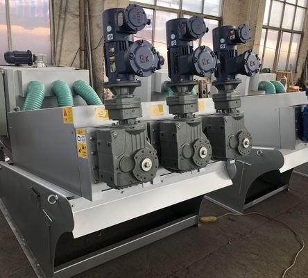 5m3 / H الفولاذ المقاوم للصدأ برغي مكدس تربية الأحياء المائية دوامة الحمأة ديهيدراتور