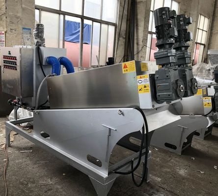 5m3 / H الفولاذ المقاوم للصدأ برغي مكدس تربية الأحياء المائية دوامة الحمأة ديهيدراتور