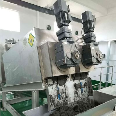 15m3 / H الحمأة الحلزونية آلة نزح المياه مصنع الغذاء معدات نزح الحمأة