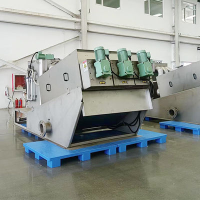 20m3 / H لولبية الحمأة آلة نزح المياه مزرعة معدات معالجة الحمأة السماد