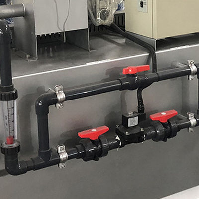 نظام الجرعات الأوتوماتيكي المتكامل من الفولاذ المقاوم للصدأ معالجة مياه الصرف الصناعي