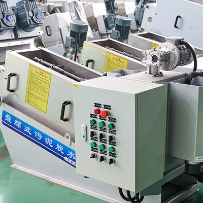 آلة تجفيف الحمأة التلقائية للتكامل التلقائي لمعالجة حمأة المزرعة