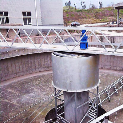 مركز خزان ترسيب مياه الصرف الصحي محرك مكشطة الحمأة 304 من الفولاذ المقاوم للصدأ