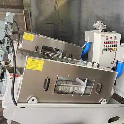 نظام تجفيف الحمأة الحلزوني الأوتوماتيكي بالكامل من الفولاذ المقاوم للصدأ 2.23kw 380Volt