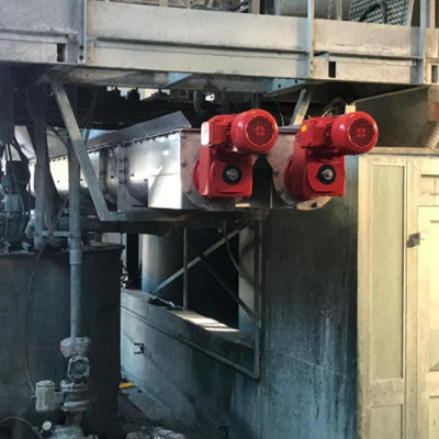 1 ~ 100 متر طول آلي الكربون الصلب ناقل برغي شافتلس لمسحوق الحبوب الأسمنتية