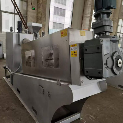 304SS 316SS برغي الصحافة الحمأة آلة نزح المياه 20m3 / H معدات معالجة مياه الصرف الصحي