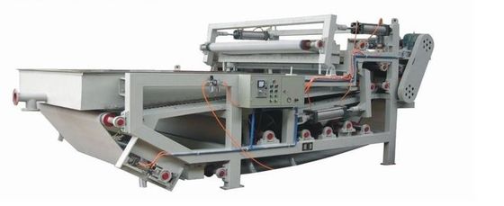 30m3 / ساعة الجاذبية الحمأة آلة نزح المياه الصناعة الكيميائية