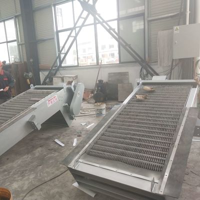 غربال شريطي ميكانيكي لمياه الصرف الصحي ، شاشة شريط خشن SS304