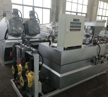 2000L / H PAM نظام الجرعات الأوتوماتيكي معدات جرعات قاعدة حمض الكلوريد Flocculant