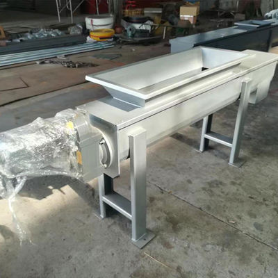 10t / h ناقل لولبي بدون رمح 304 معدات نقل الحمأة والفولاذ المقاوم للصدأ