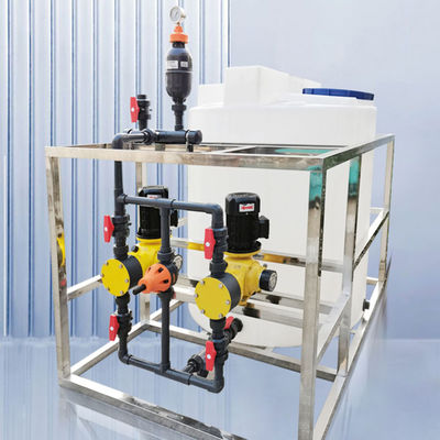 CE ISO 250L ~ 10000L آلة الجرعات الأوتوماتيكية بالكامل PAC / PAM نظام جرعات Flocculant