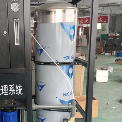 304 فولاذ المقاوم للصدأ 500L - 1000L آلة التناضح العكسي