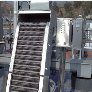 SS304 شريط غربال خشن ميكانيكي لمياه الصرف الصحي 3.0KW