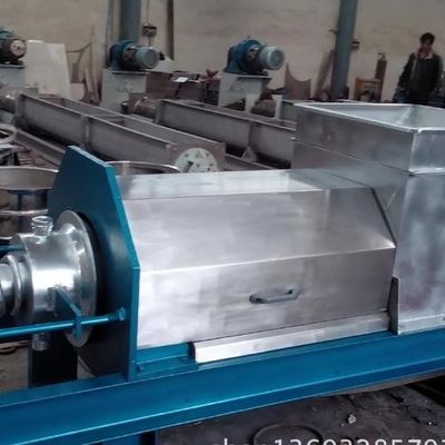 نظام الضغط اللولبي لمعالجة مياه الصرف الصحي نوع العمود نوع الحزام نزح المياه 6.5m3 / H